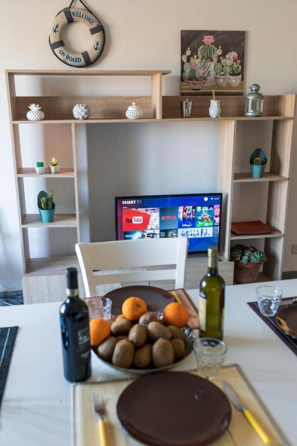 Incantevole Attico 1Minuto Dal Mare Wifi Netflix Terracina Exterior foto